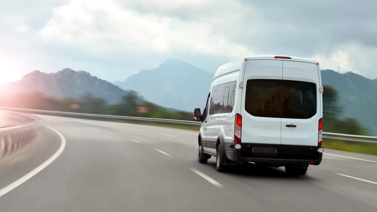 JAF ca în filme pe autostrada din Italia: Hoții au furat 3 milioane de euro dintr-un microbuz de transport valori
