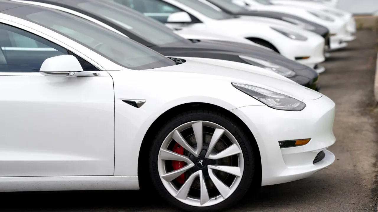 Înmatriculările de autoturisme noi în România au crescut în 2023 cu 9.63% față de 2022 / 141.788 de autoturisme noi au fost înregistrate în 2023