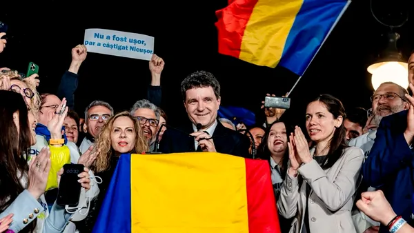Șase senatori ai SUA salută victoria lui Nicușor Dan: „Felicitări Președintelui ales Nicușor Dan! Așteptăm cu nerăbdare să lucrăm cu dumneavoastră”
