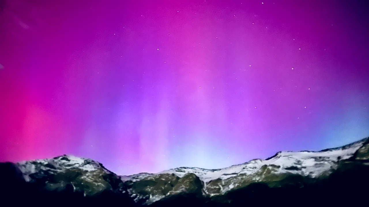 Imagini rare cu AURORA BOREALĂ. O furtuna geo-magnetică a generat cel mai spectaculos eveniment din ultimii 20 de ani