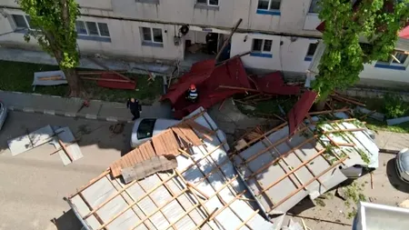 Vântul puternic face ravagii. Un bărbat din Vaslui a murit după ce a fost lovit de bucăți de acoperiș. Intervenții în forță în județe din Moldova