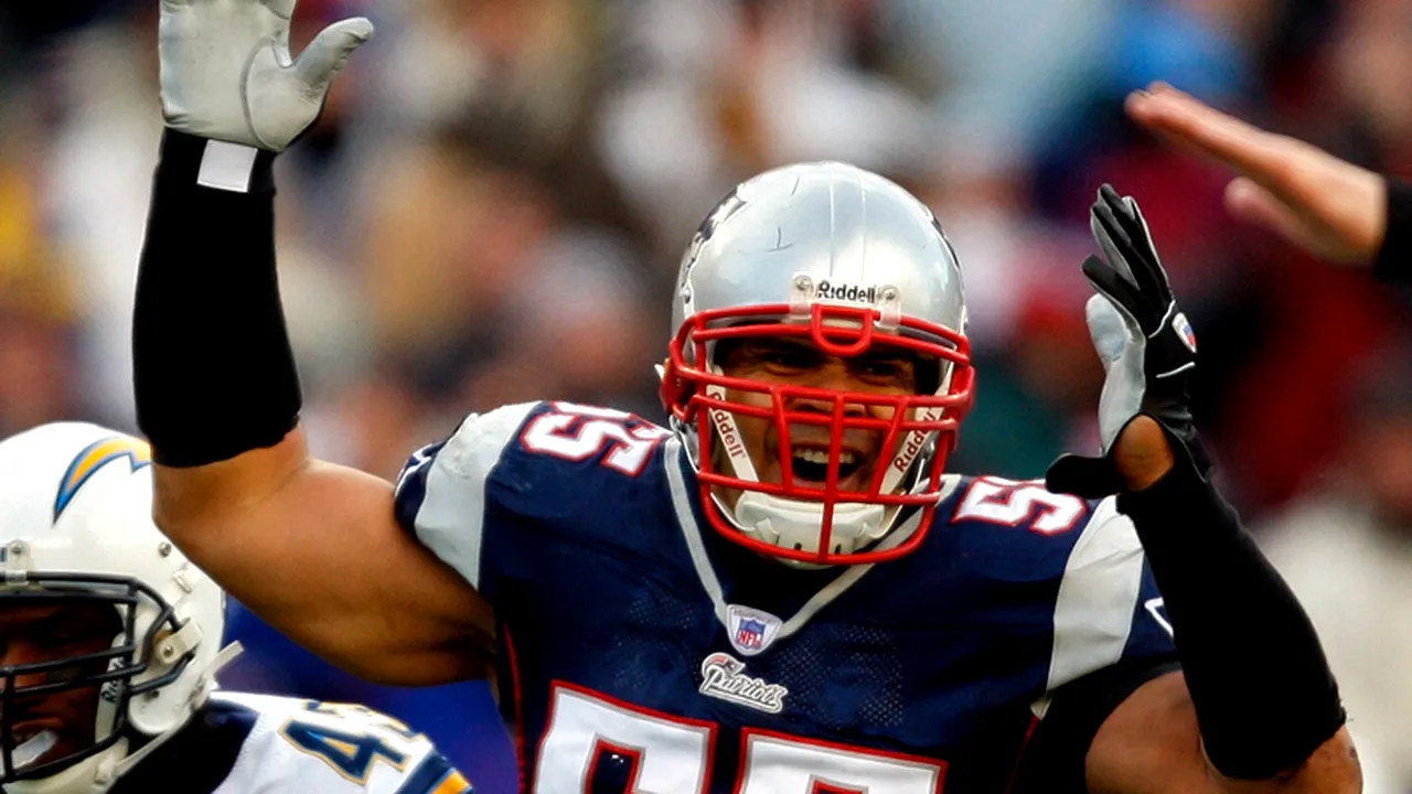 O maladie degenerativă a creierului, provocată de prea multe lovituri, posibila cauză a sinuciderii jucătorului de fotbal american Junior Seau