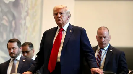 Incident bizar la ONU. Scara rulantă s-a blocat fix când au urcat Donald și Melania Trump. Casa Albă cere anchetă pentru „sabotaj” - VIDEO