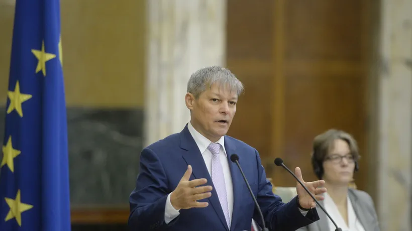 De ce apare Cioloș pe afișele PNL, chiar dacă a cerut să nu-i fie folosită imaginea în campanie. Explicația premierului 