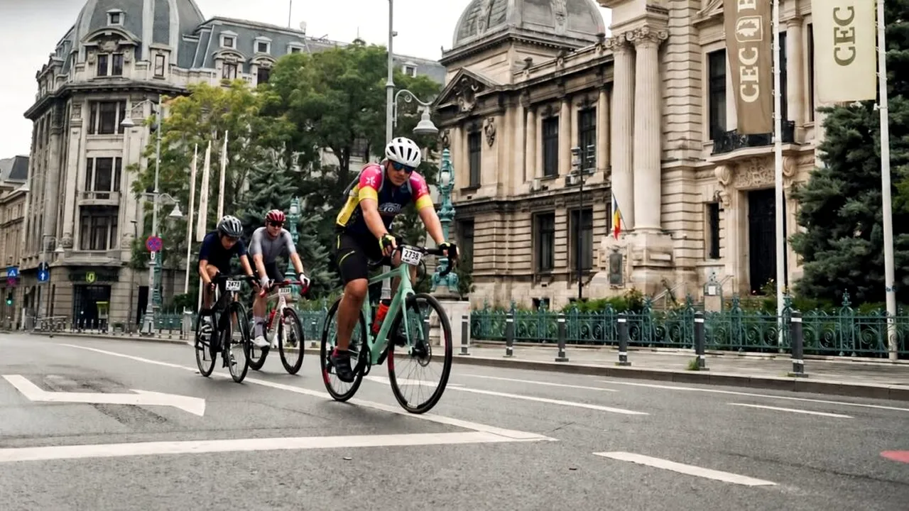 Doi bicicliști de la 