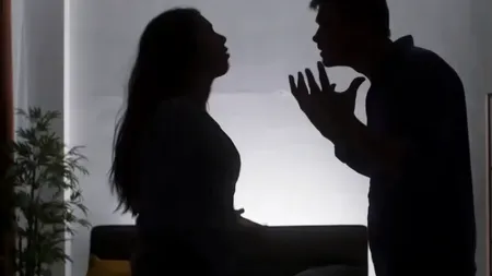 În România, la fiecare 5 minute o femeie este AGRESATĂ de partener, dar cele mai multe victime refuză ca agresorul să poarte brățară de monitorizare