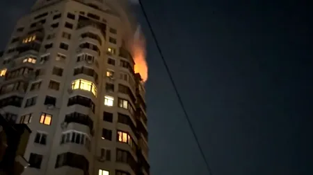 Atac masiv rusesc cu rachete balistice și sute de drone asupra Kievului. Cel puțin trei victime și blocuri de locuințe, puternic avariate în plin ger