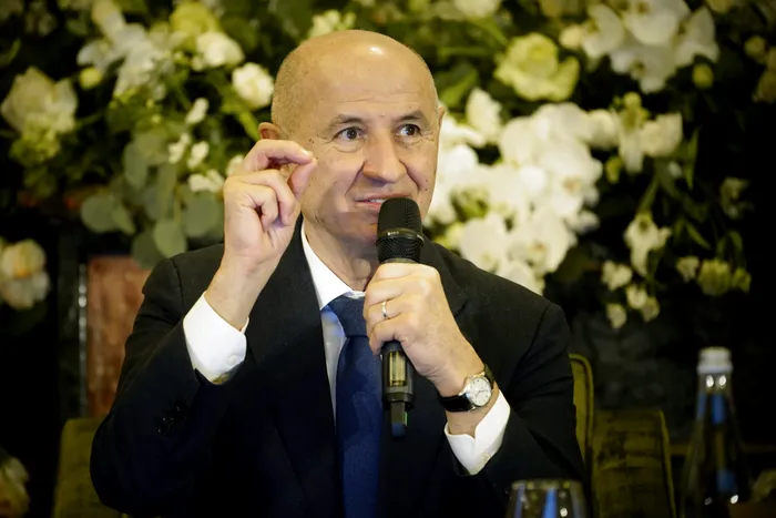 George Copos a amenințat că închide afacerile pe care le are pe Tâmpa dacă nu primește acces auto până în vârful muntelui. Primarul din Brașov: „A exagerat”