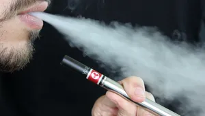 Comisia Europeană a propus interzicerea aromelor pentru țigările electronice