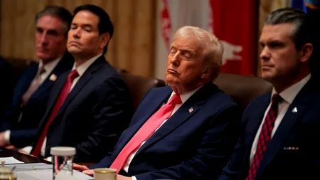 Donald Trump spune că nu a adormit în timpul ședinței de cabinet. „Nu am dormit. Voiam să ies naibii de aici”