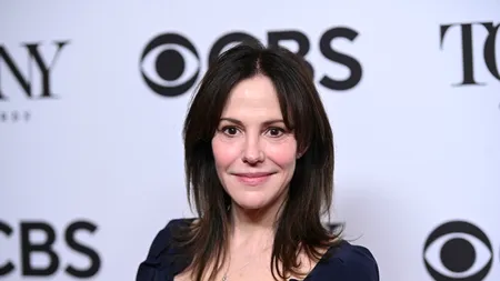 Mary-Louise Parker este invitata specială AIFF.7. Actrița va fi prezentă la București la proiecția filmului său „ROMANCE & CIGARETTES”