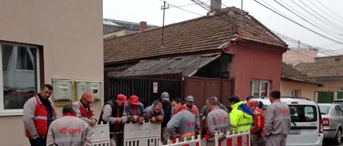 De câți muncitori e nevoie pentru a supraveghea un coleg? Fotografia virală realizată în Cluj