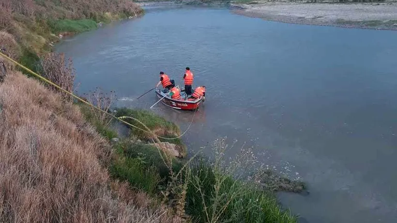 Descoperire macabră! Cadavrul unui bărbat, găsit în râul Mureș. Trupul ar fi stat în apă aproape 6 luni