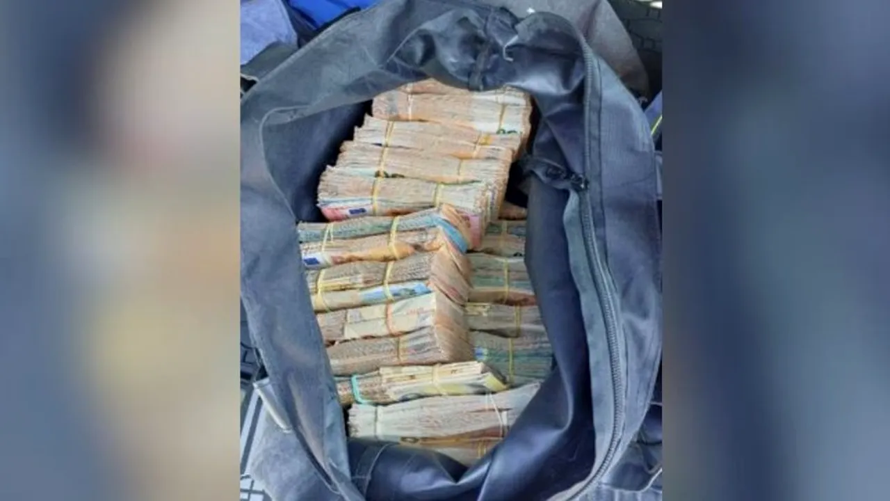 Ce a PĂȚIT un român după ce a fost prins în Germania cu 500.000 de euro într-o geantă