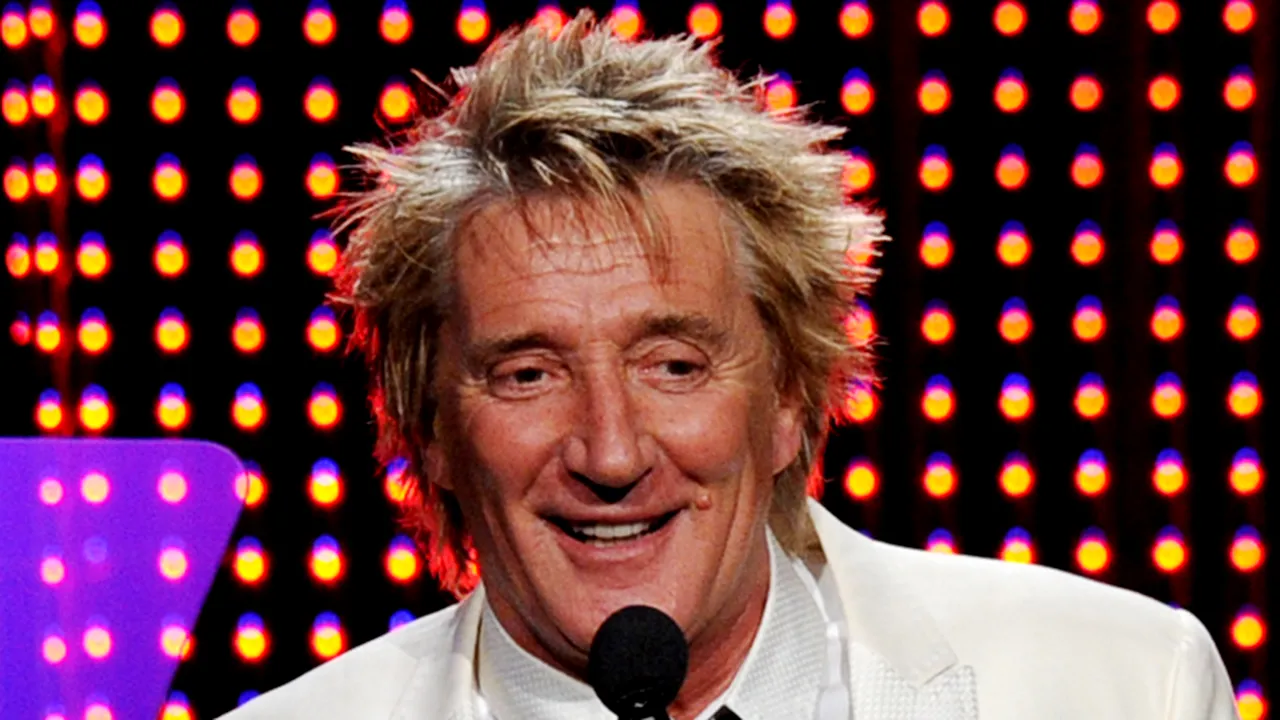 Rod Stewart, făcut Sir de Regina Elisabeta a II-a