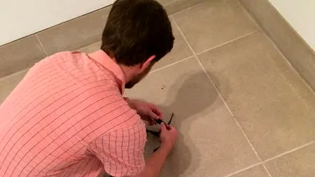 Ce se întâmplă când un bărbat creează pe loc o „operă