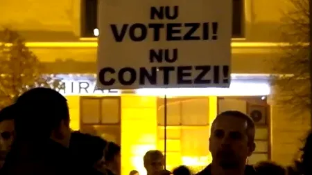 PROTEST LA SIBIU pentru dreptul la vot. „Ghinion, ghinion, țara s-a trezit din somn!