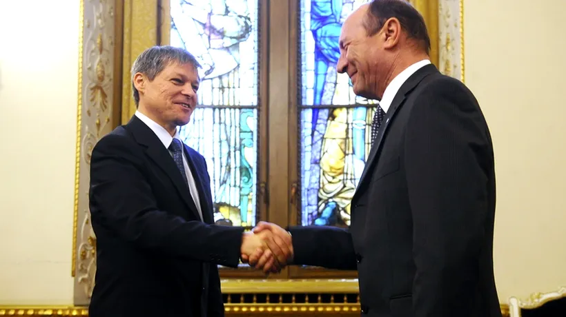 Băsescu, mesaj pentru Cioloș: Există o singură soluție pentru a opri ''ticăloșia''