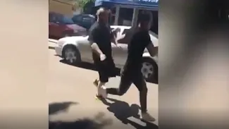 VIDEO | Ce a pățit bărbatul care a snopit un tânăr în bătaie, în stradă, după o șicanare în trafic