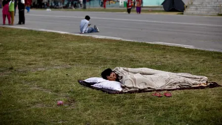 Peste 100 de persoane au murit în urma seismului produs marți în Nepal