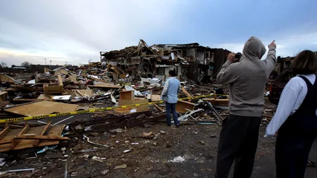Optsprezece persoane au murit în urma tornadelor și inundațiilor din statul american Oklahoma