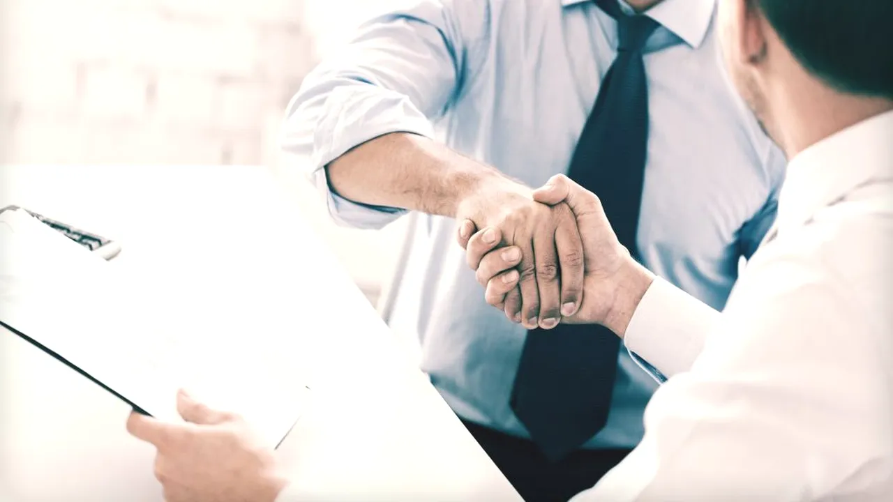 Codul Muncii 2020. Cum trebuie să procedezi dacă șeful tău îți oprește din salariu sub formă de amendă