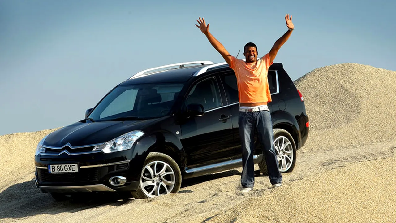 Cabral își începe cariera de DJ la radio