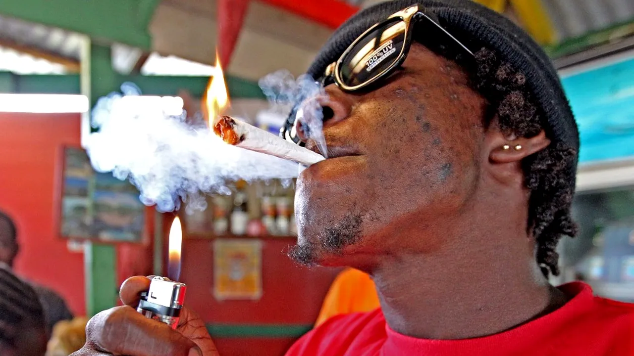 Un nou stat vrea să legalizeze marijuana și să iasă de sub tutela Reginei Elisabeta a II-a