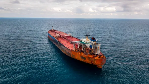 SUA au vândut la fier vechi două petroliere sub pavilion rusesc, confiscate în ianuarie după raidul din Venezuela