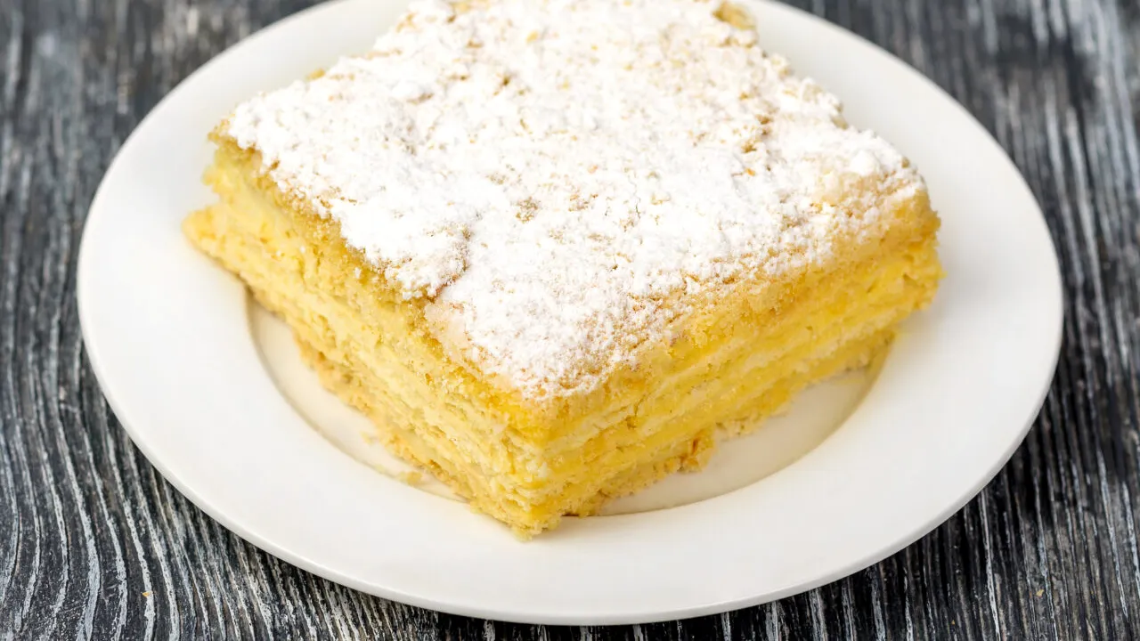 Rețetă de plăcintă cu brânză dulce. Cum să prepari un desert cu textură pufoasă