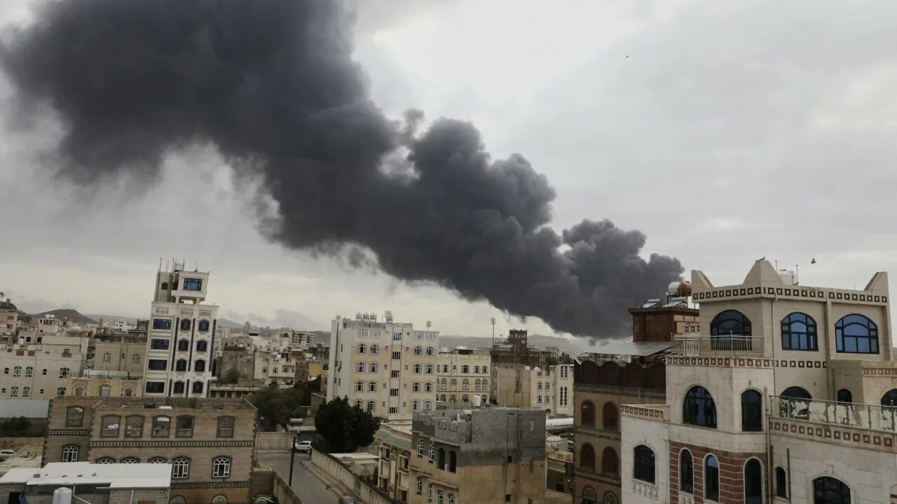 RĂZBOI în Orientul Mijlociu, ziua 695. Șeful guvernului din Yemen și mai mulți miniștri, uciși în atacuri israeliene