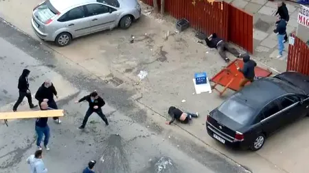 Doisprezece suporteri care s-au bătut înaintea meciului Steaua - Rapid au fost reținuți 