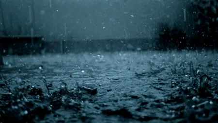 AVERTIZARE ANM. Cod portocaliu, în România, pentru 36 de orașe. Se anunță averse torențiale și căderi de grindină