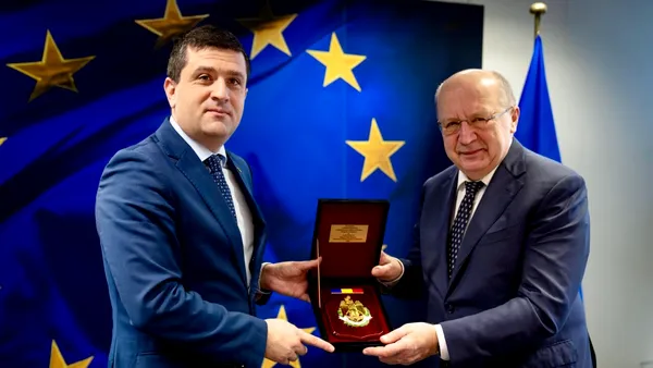 Ministrul Miruță s-a întâlnit cu comisarul european pentru Apărare și Spațiu. Zilele trecute, Miruță spunea că vrea să cumpere un satelit împreună cu mai multe țări