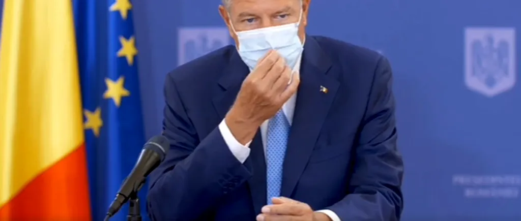 Observația unui jurnalist către Iohannis: ”Am văzut că v-ați atins masca de mai multe ori. Cum credeți că elevii vor respecta măsurile de igienă?”/ Klaus Iohannis: ”Copiii se obișnuiesc repede!”