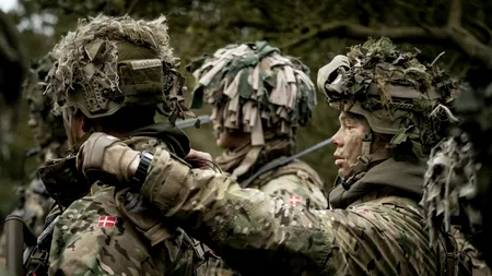 Danemarca: De la 1 iulie, femeile care au împlinit 18 ani sunt eligibile pentru serviciul militar OBLIGATORIU