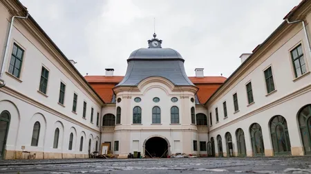 Cel mai frumos castel din Ardeal s-a redeschis. Bijuteria barocă are 52 de camere și 365 de ferestre. Simbolizează fiecare săptămână și zi a anului