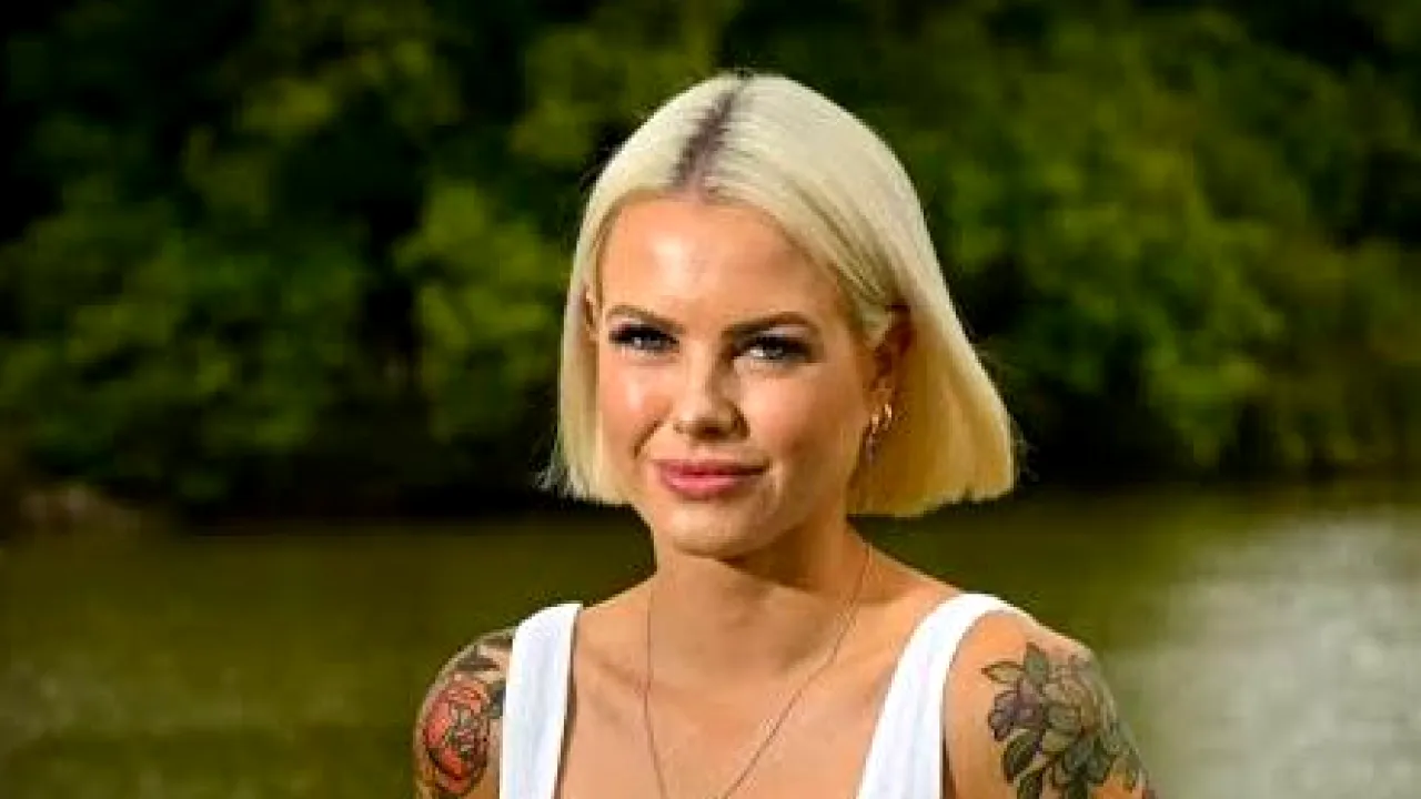 Scandal la o televiziune din Australia după ce o DEPUTATĂ a acuzat că sânii i-au fost trucați în Photoshop. „Am îndurat prea multe”