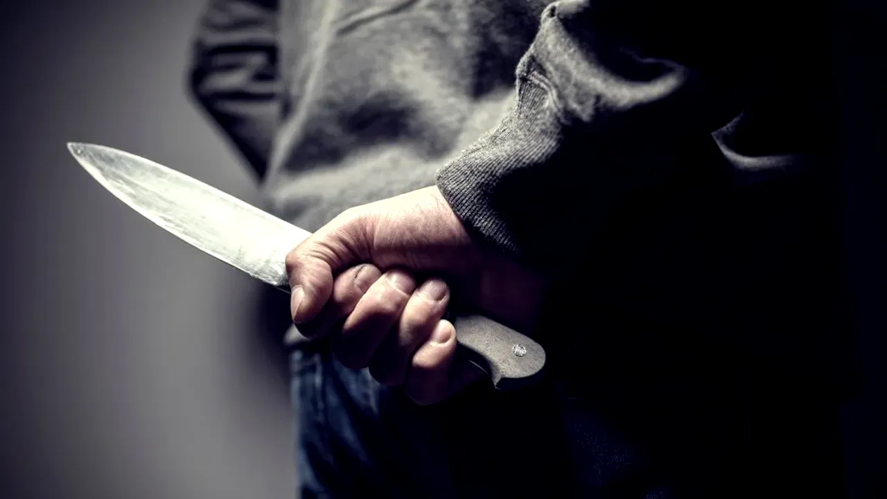 Bărbatul din Oradea care și-a înjunghiat mama a fost arestat preventiv. Câți ani de închisoare riscă agresorul