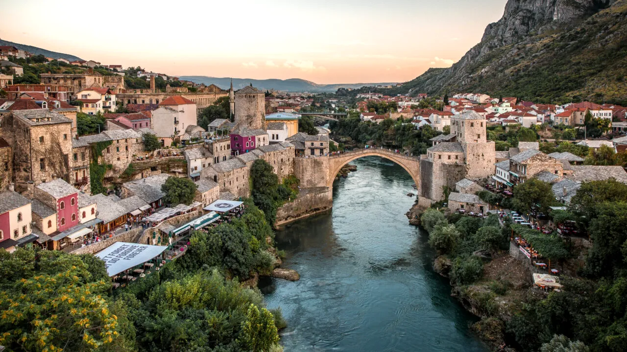 Locul din Europa unde se găsește cea mai ieftină destinație, în 2026. Turiștii plătesc 40 de euro pentru o noapte de cazare