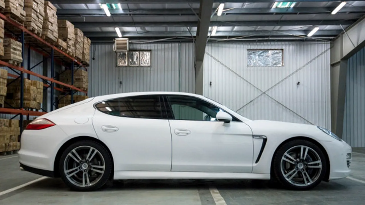 OCAZIE. Mașini de lux, confiscate și scoase la licitație la prețuri mici. Cât costă un Audi Q7 sau un Porsche