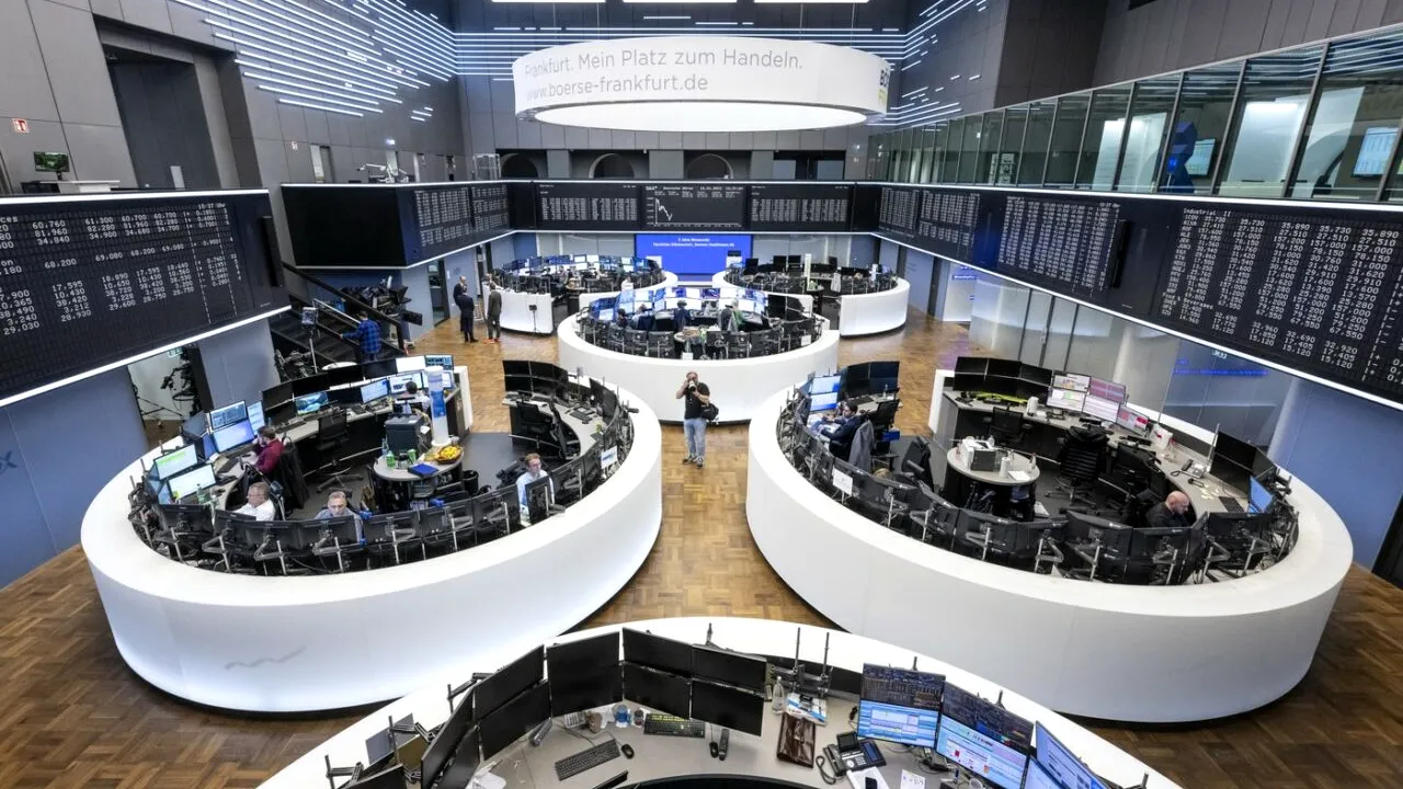 Bloomberg: Băncile centrale restricționează cantitativ condițiile la nivel MONDIAL, testând reziliența piețelor financiare