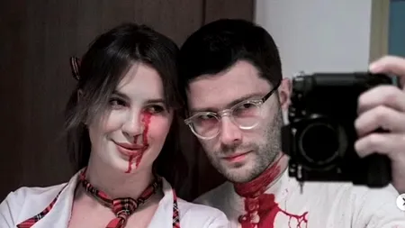 Ireland Baldwin, fiica lui Alec Baldwin, criticată de fani după ce a postat o fotografie în care apare îmbrăcată într-un costum 