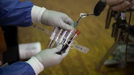 Prognoză: România ar putea îndeplini condițiile pentru starea de urgență între 1-3 august. Scenariu pesimist: un milion de cazuri în septembrie