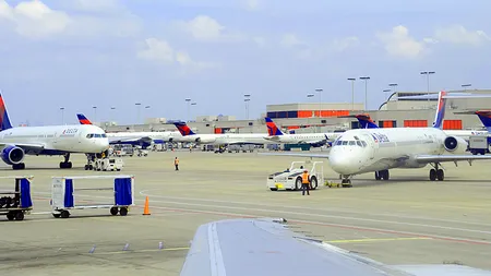 O companie aeriană anunță că niciun avion al său nu mai decolează, luni după-amiază