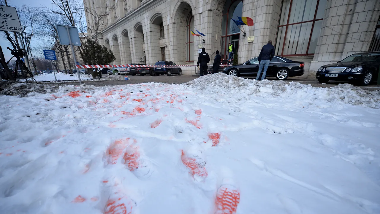 Lumea caută VINOVAȚI în loc de soluții. Președintele cere Guvernului corectarea legii RECURSULUI COMPENSATORIU