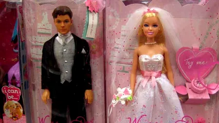 Un bărbat a cheltuit 40.000 de euro pentru a arăta ca păpușa Ken FOTO