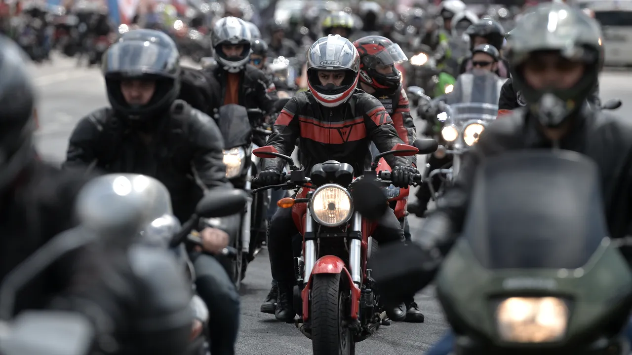 INTERZIS motocicliștilor. Prima stradă din România pe care motocicletele NU mai au voie să circule noaptea