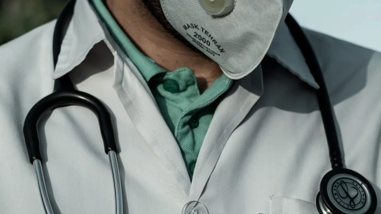 LISTĂ. Simptomele rare de COVID-19, listate de OMS și medici din întreaga lume