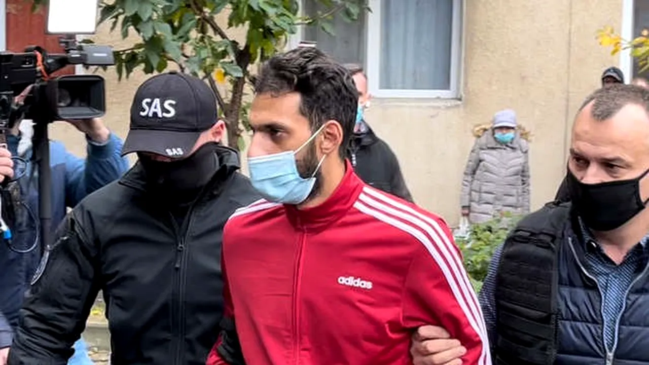 VIDEO | Ucigașul fetiței de la Arad, adus la locul abominabilei fapte. Bărbatul a avut și prima reacție la întrebările reporterilor